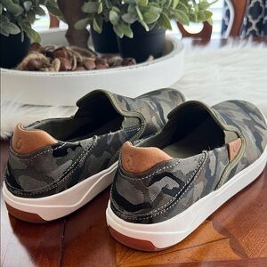 OluKai Green Camouflage Slip-On Sneak, Size 10, New, Nice!
